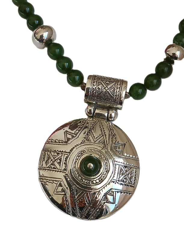 Tuareg necklace in silver and stone beads