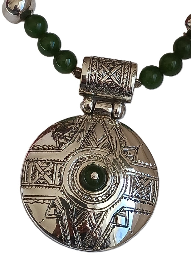 Tuareg necklace in silver and stone beads