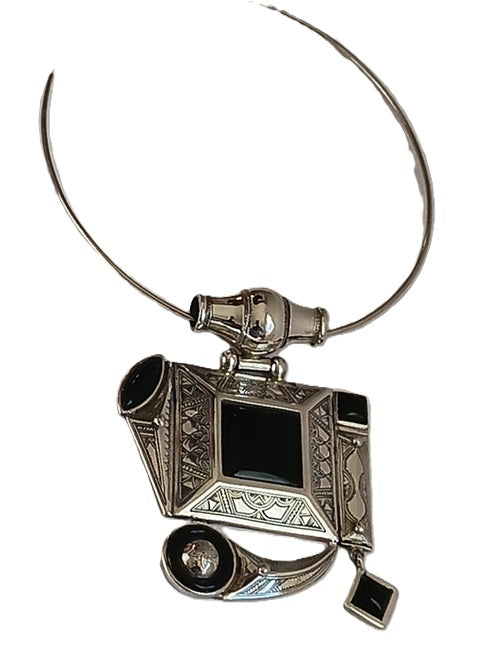 Tuareg necklace in silver and agate stone