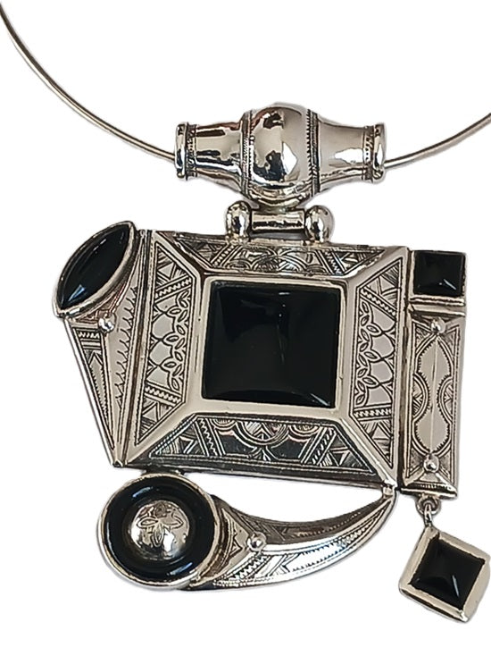 Tuareg necklace in silver and agate stone