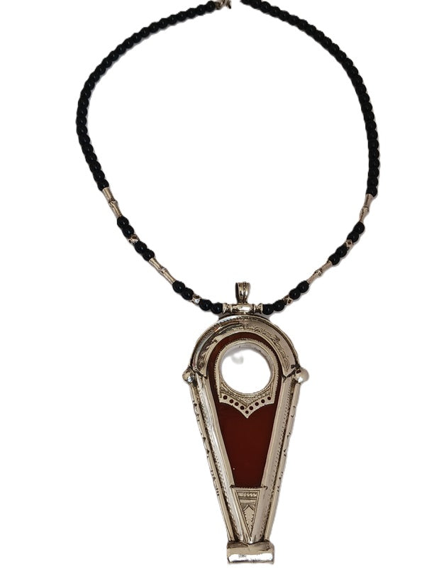Tuareg necklace in silver and agate stone
