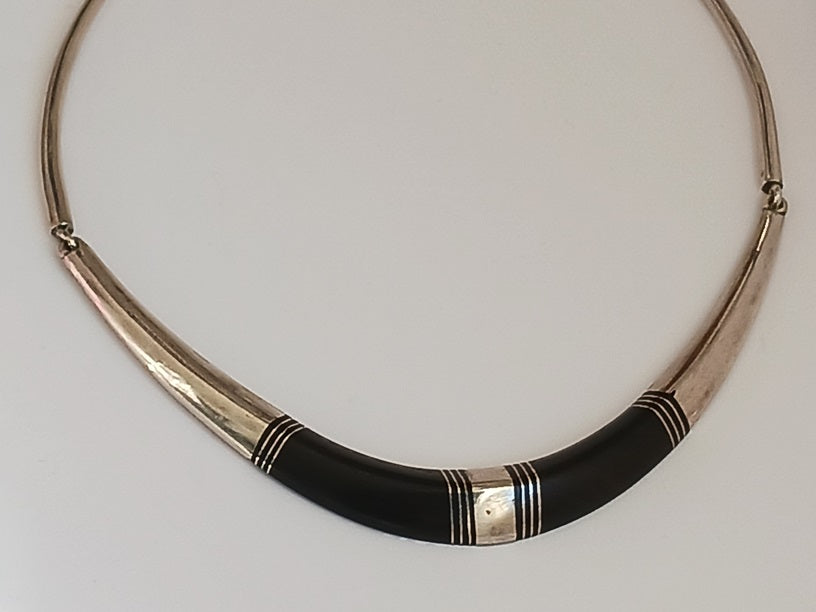 Collier touareg en argent et bois d'ébène