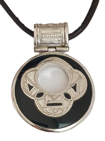 Collier touareg en argent et pierre agate