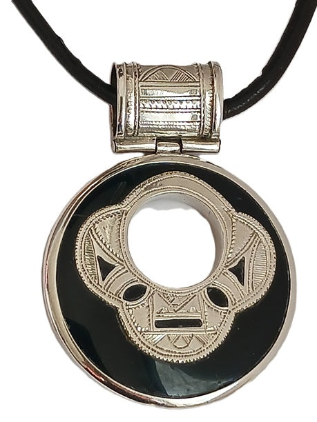 Tuareg necklace in silver and agate stone