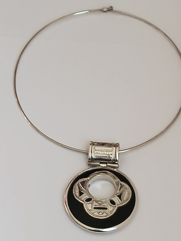 Tuareg necklace in silver and agate stone
