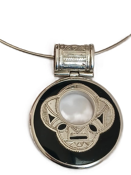 Tuareg necklace in silver and agate stone