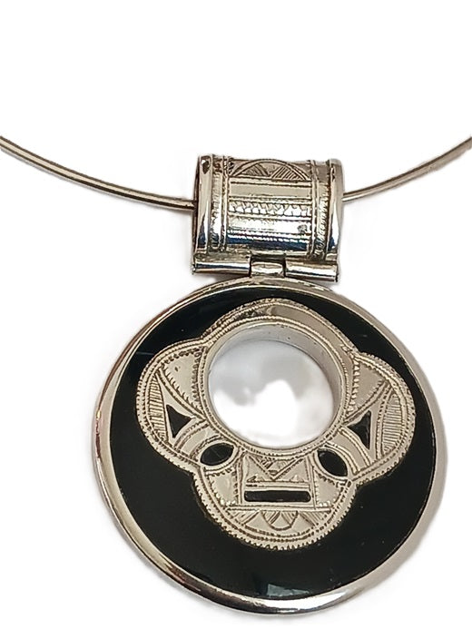 Tuareg necklace in silver and agate stone