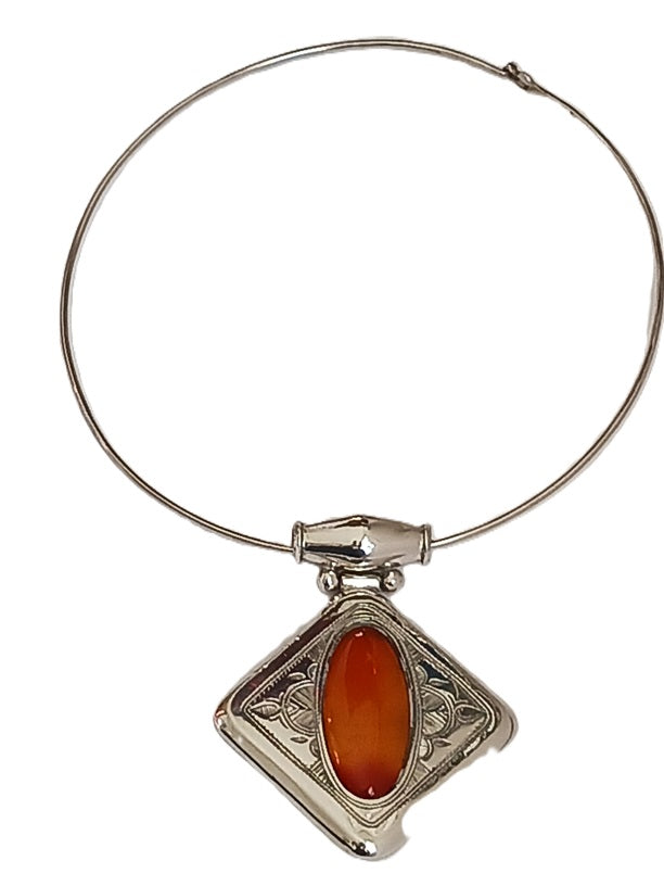 Tuareg necklace in silver and agate stone