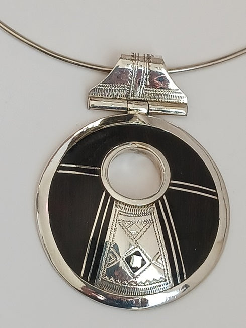 Collier touareg en argent et bois d'ébène