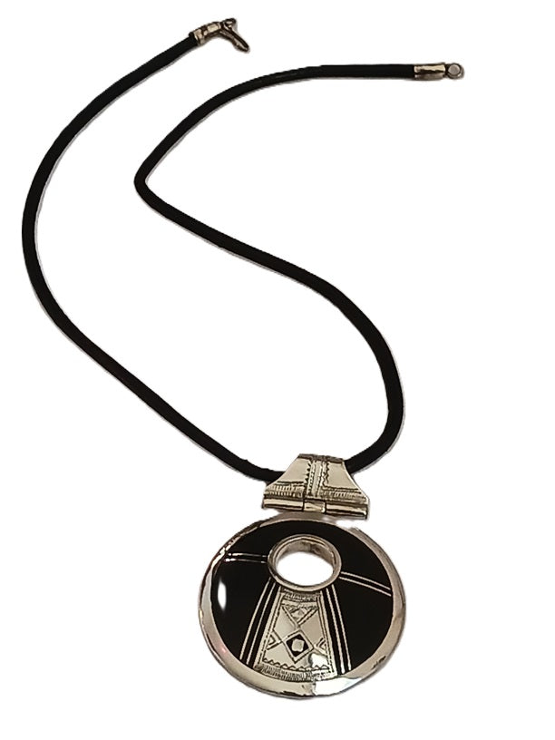 Collier touareg en argent et bois d'ébène