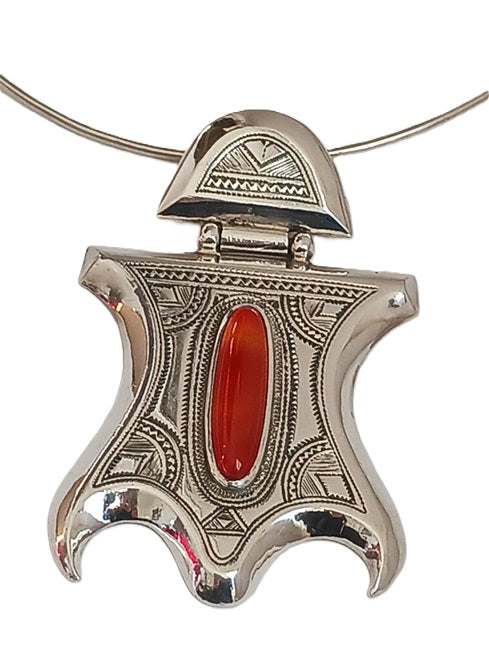 Collier touareg en argent et pierre agate