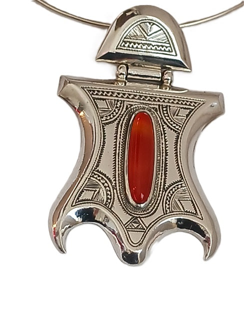 Tuareg necklace in silver and agate stone