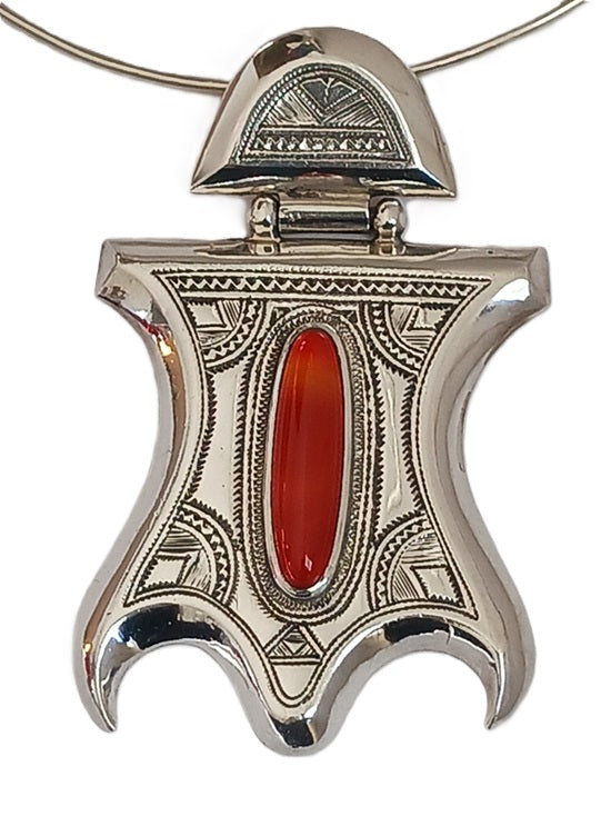 Tuareg necklace in silver and agate stone