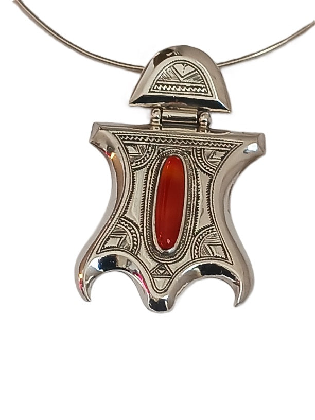Tuareg necklace in silver and agate stone