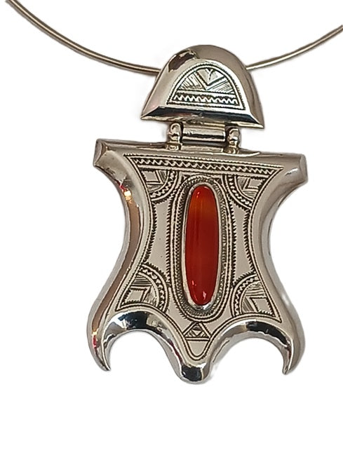 Tuareg necklace in silver and agate stone