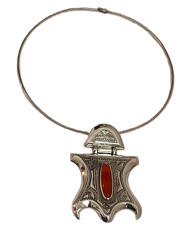 Tuareg necklace in silver and agate stone