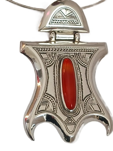 Tuareg necklace in silver and agate stone