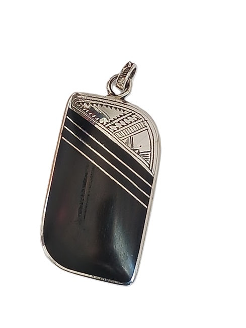 Pendentif touareg en argent et bois d'ébène