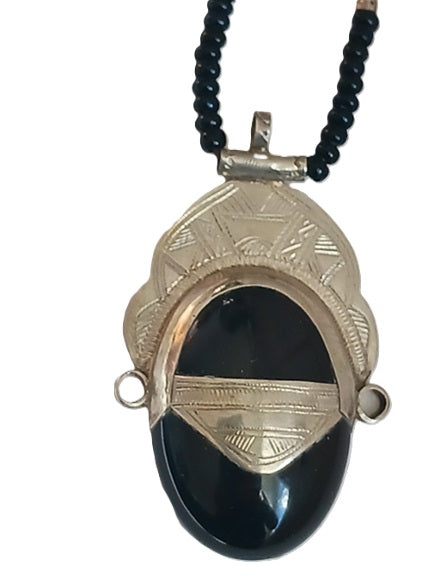 Tuareg necklace in silver and agate stone