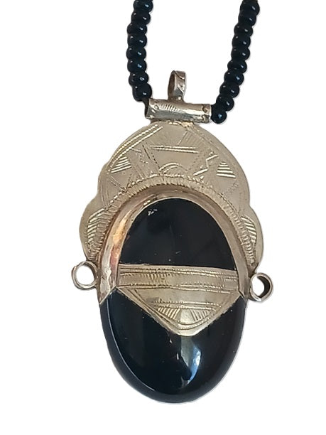 Tuareg necklace in silver and agate stone