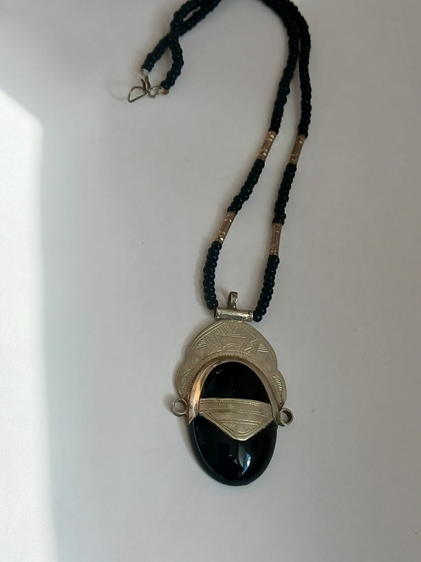 Tuareg necklace in silver and agate stone