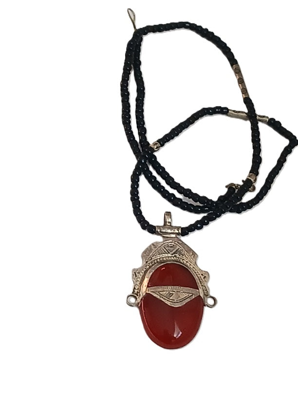 Collier touareg en argent et pierre agate