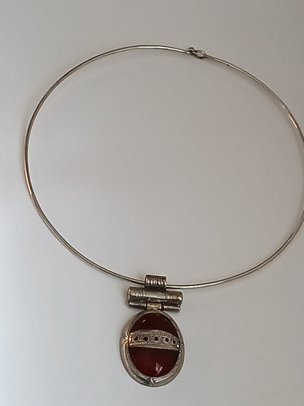 Collier touareg en argent et pierre agate