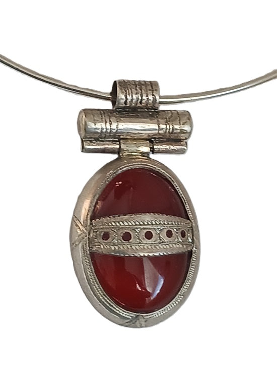 Collier touareg en argent et pierre agate