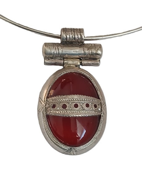 Collier touareg en argent et pierre agate