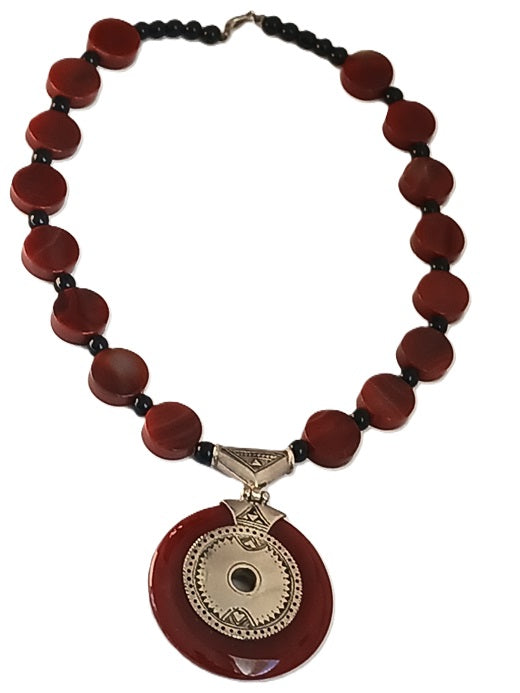 Collier touareg en argent et pierre agate