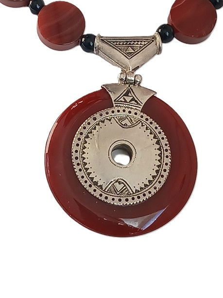 Collier touareg en argent et pierre agate