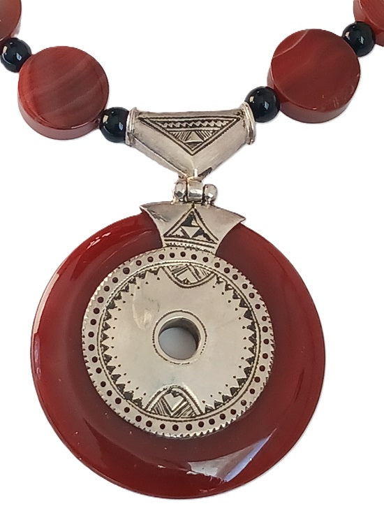 Collier touareg en argent et pierre agate