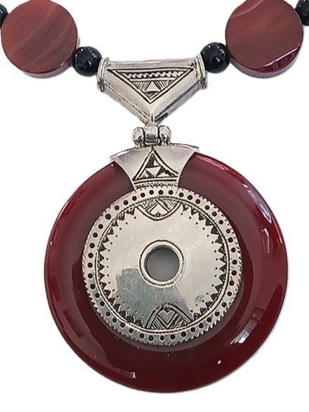 Collier touareg en argent et pierre agate