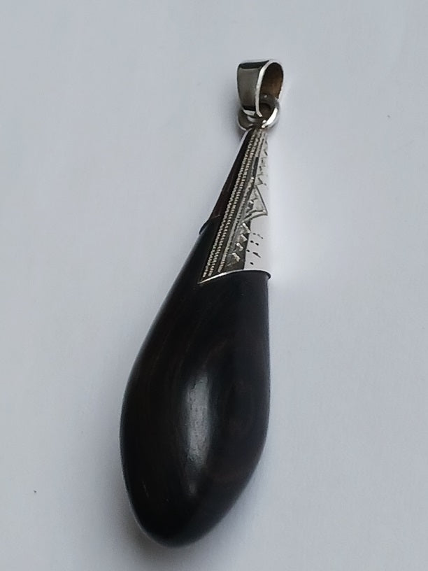 Tuareg necklace in silver and ebony wood