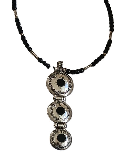 Collier touareg en argent orné de pierre agate