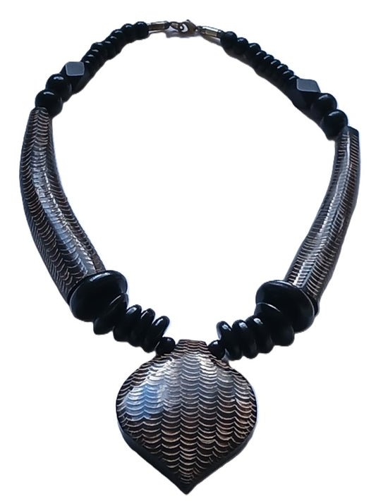Collier en corne