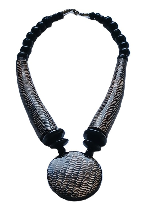 Collier en corne