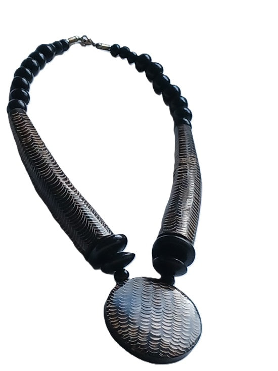Collier en corne