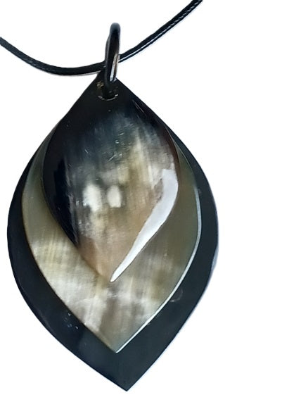 Collier en corne