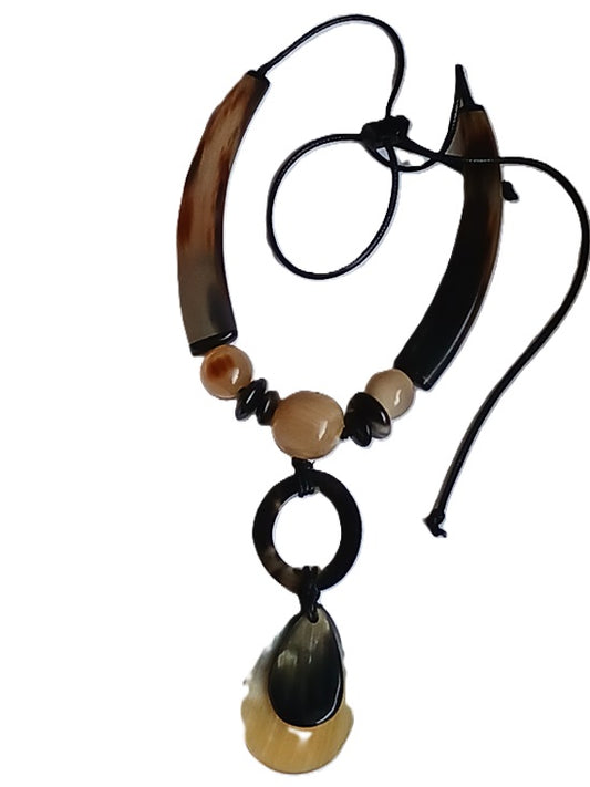 Collier en corne