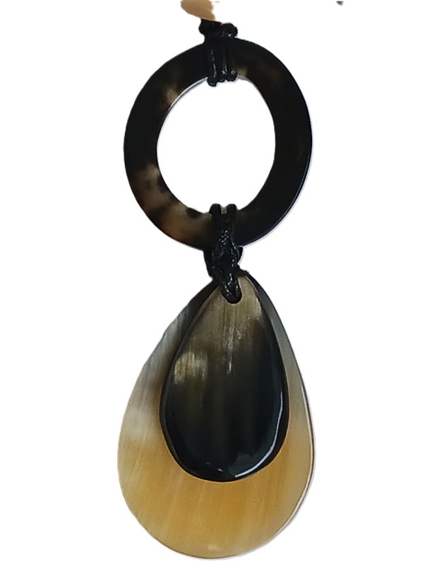 Collier en corne