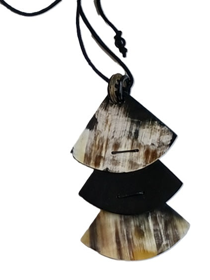 Collier en corne