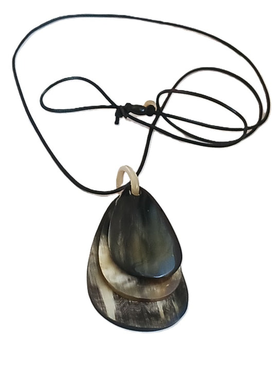 Collier en corne