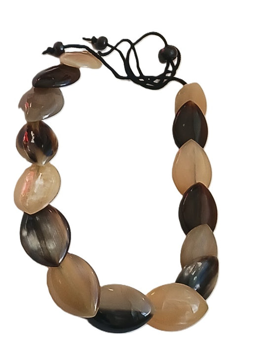 Collier en corne