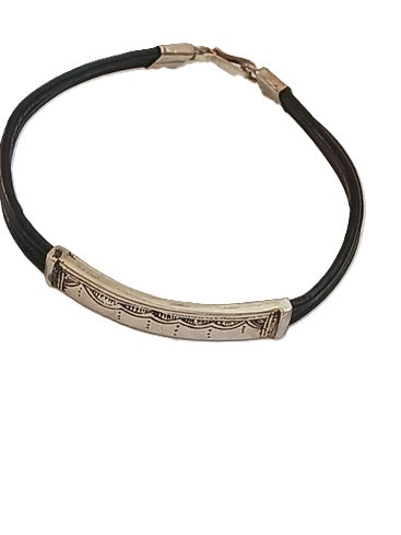 Bracelet touareg en argent avec des cordons en cuir