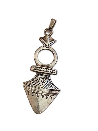Pendentif touareg en argent ciselé