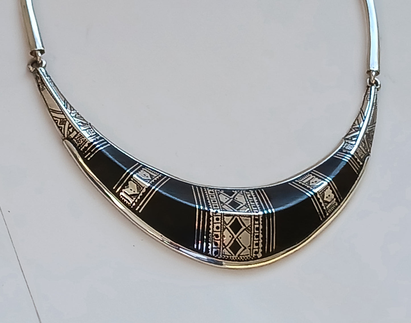 Collier touareg en argent et bois d'ébène