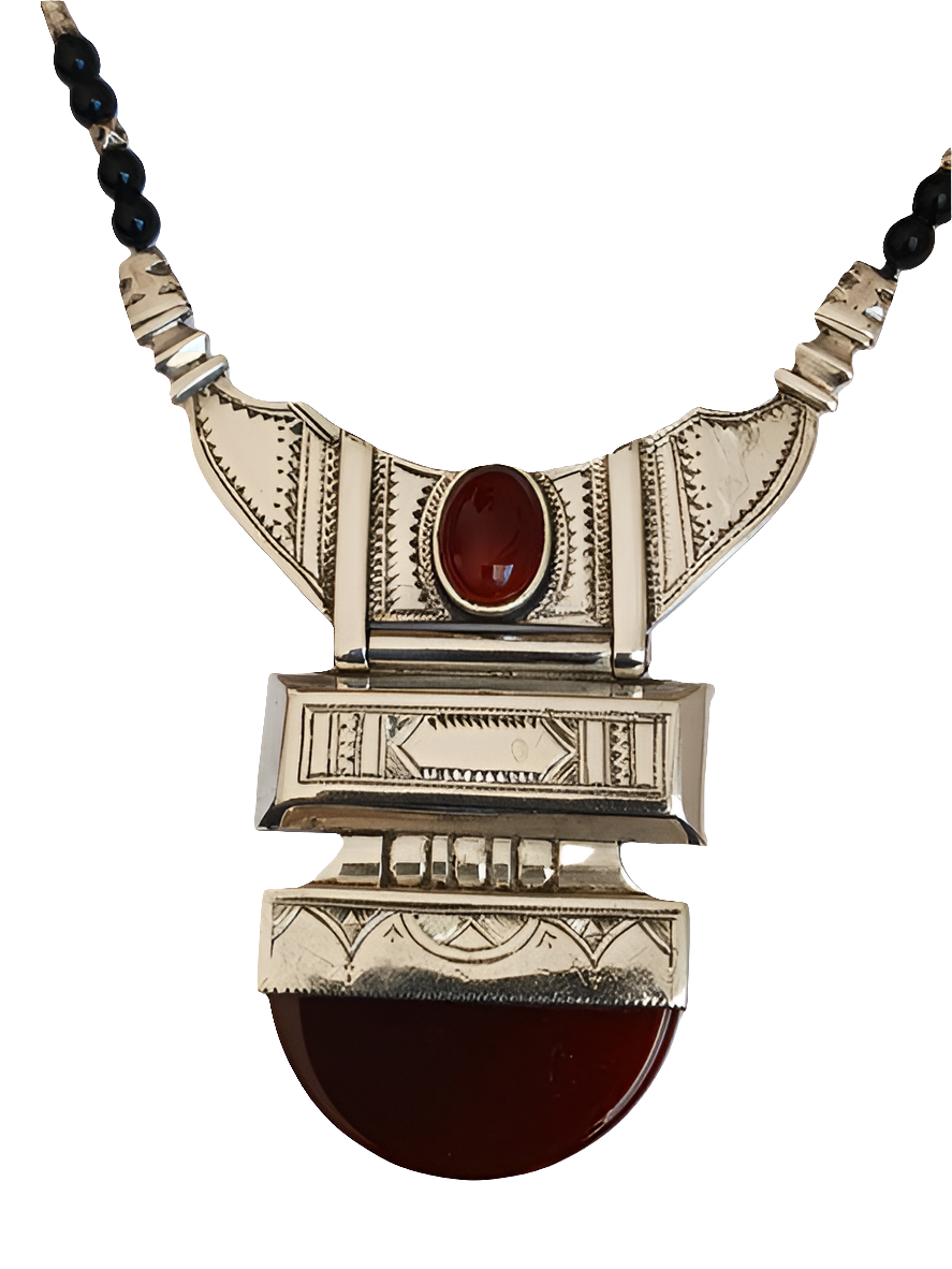 Tuareg necklace in silver and agate stone