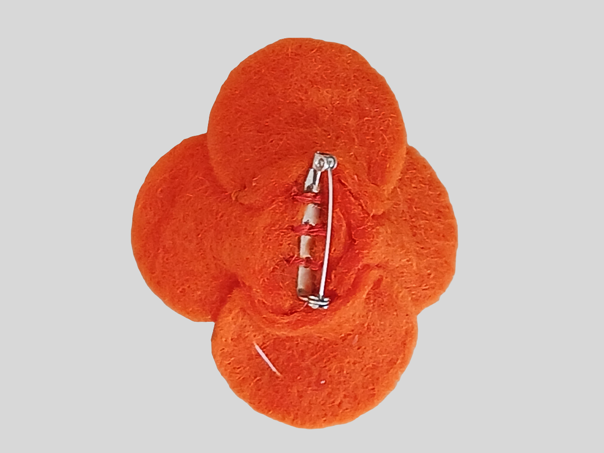 Broche en laine