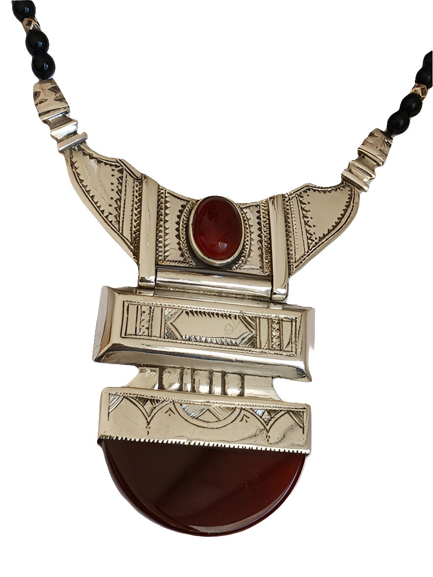 Tuareg necklace in silver and agate stone